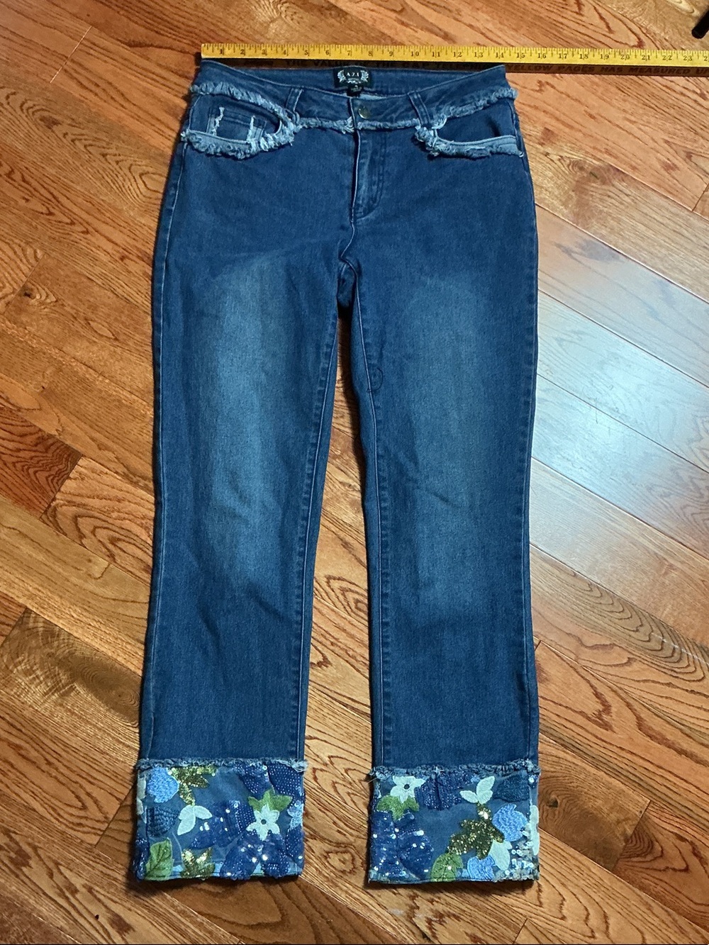 A.Z.I. Ankle-Length Dark Blue Women’s Jeans with Floral Sequin Cuff